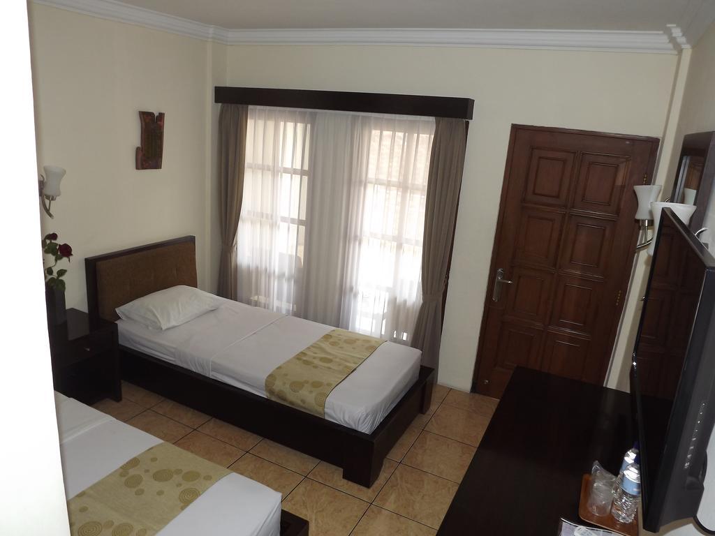 Peti Mas Hotel Yogyakarta Exteriör bild