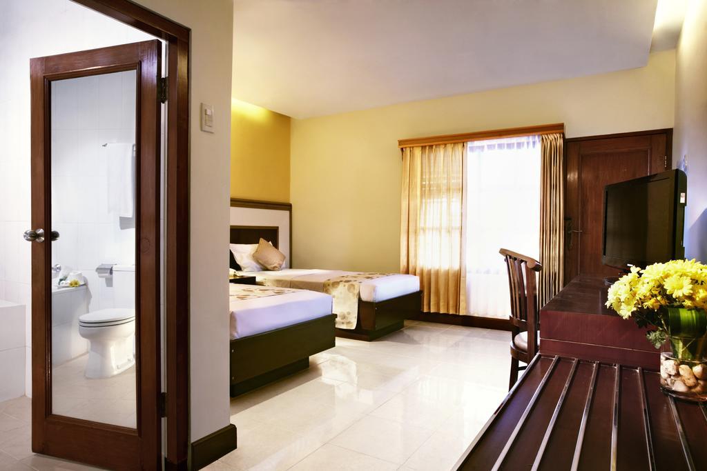 Peti Mas Hotel Yogyakarta Exteriör bild